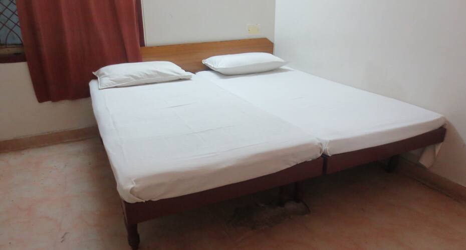 Hotel Sushma Boarding & Lodging, Tirupati 2